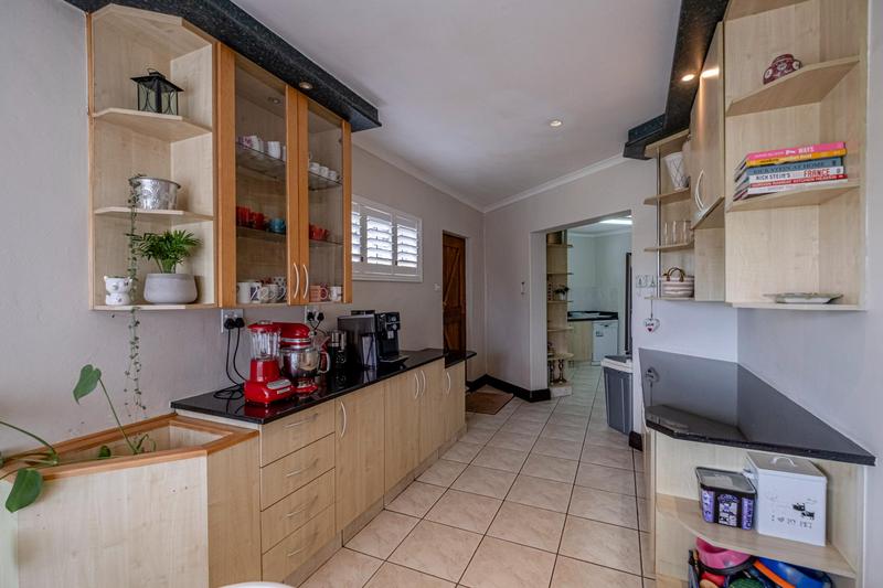 5 Bedroom Property for Sale in Linkside Eastern Cape